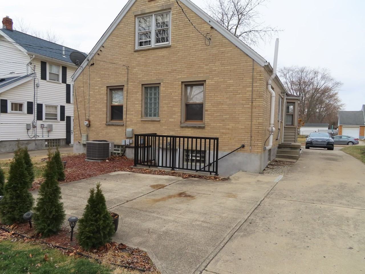 2410 Shroyer Rd - Photo 2 of 23