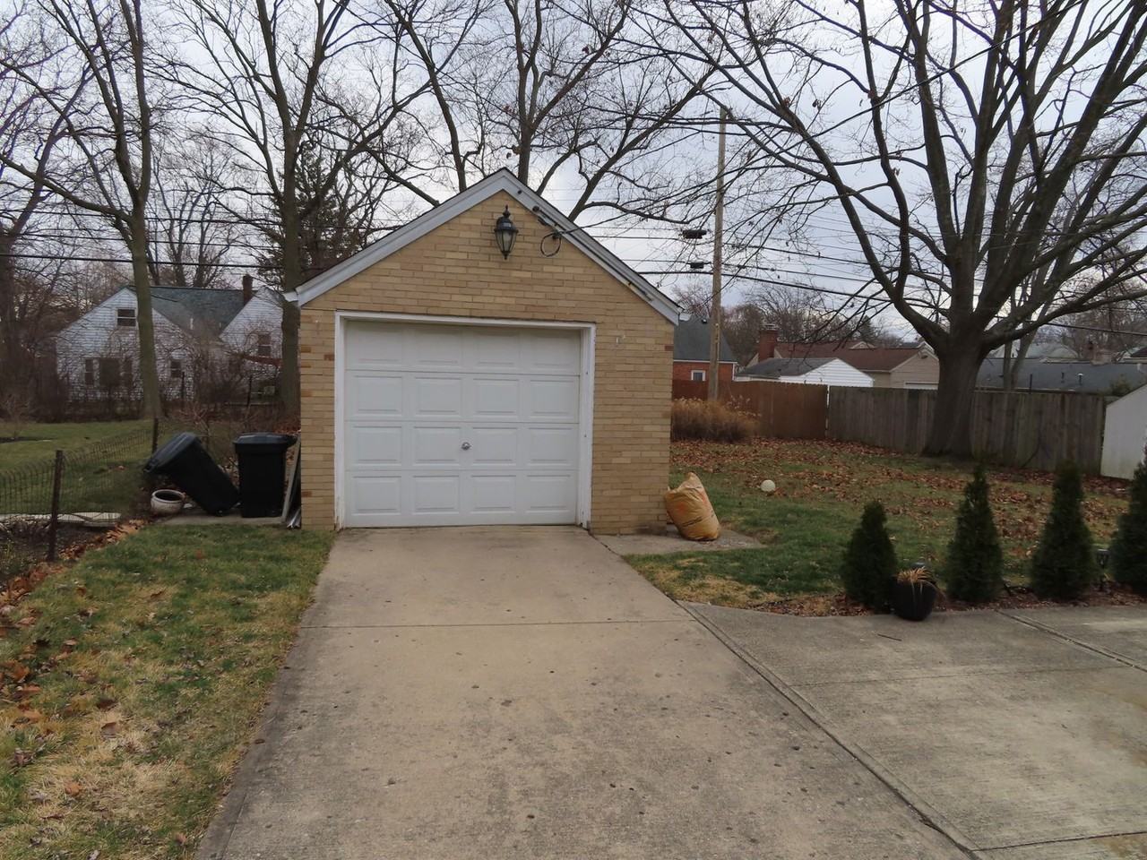 2410 Shroyer Rd - Photo 3 of 23