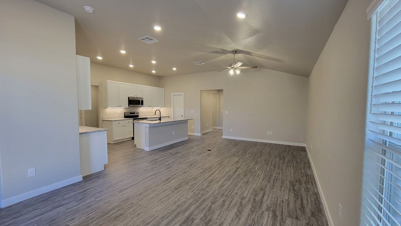 3625 Valencia Ave - Photo 4 of 24