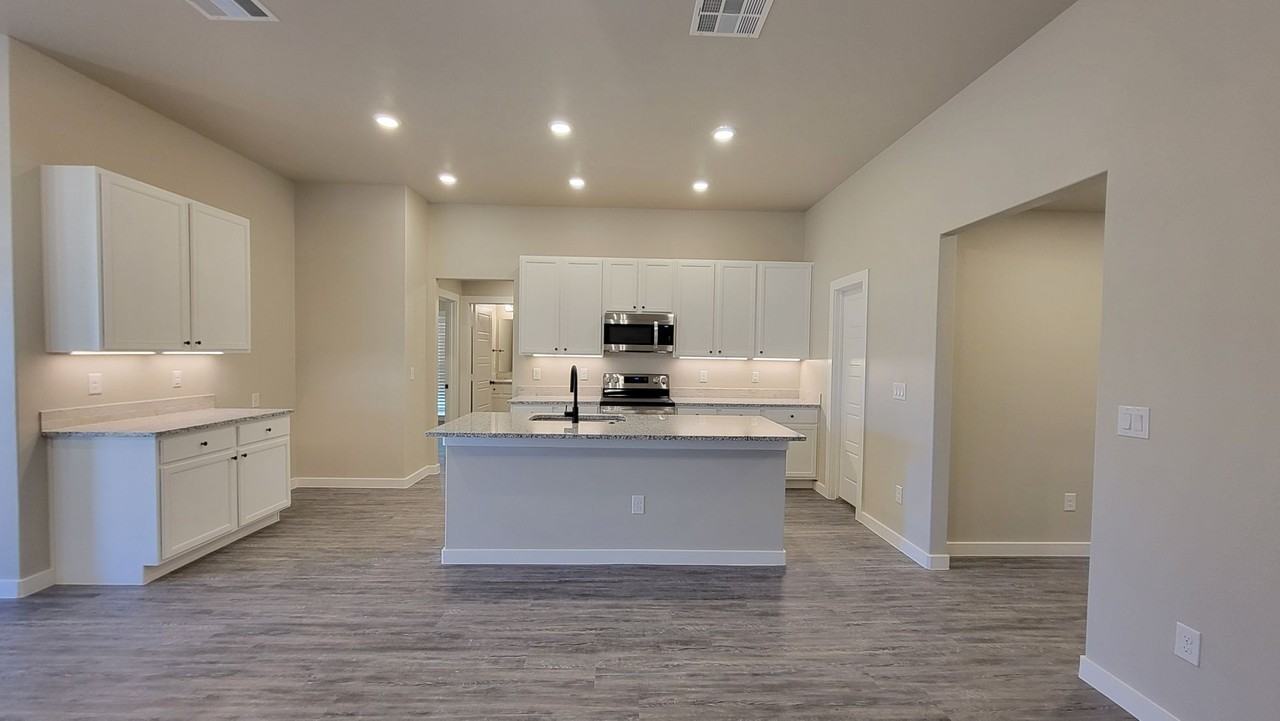 3625 Valencia Ave - Photo 5 of 24