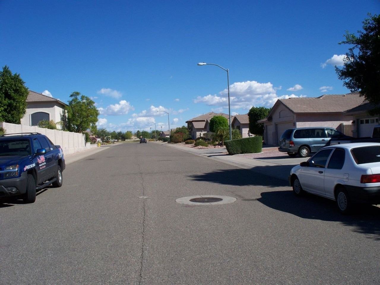 7065 W Greenbriar Dr - Photo 3 of 16