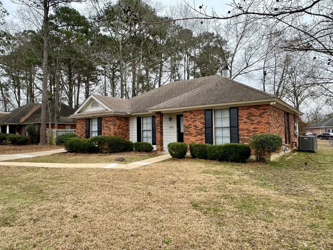 1032 Countryside Ln - Photo 2 of 27