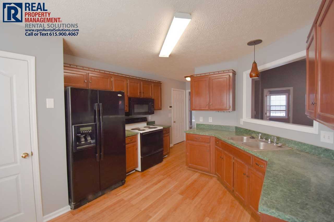 215 Priest View Dr - Photo 3 of 10