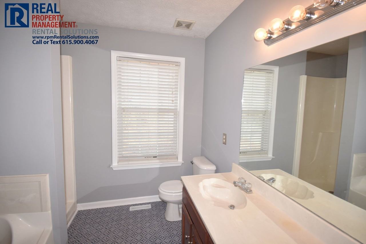 215 Priest View Dr - Photo 6 of 10