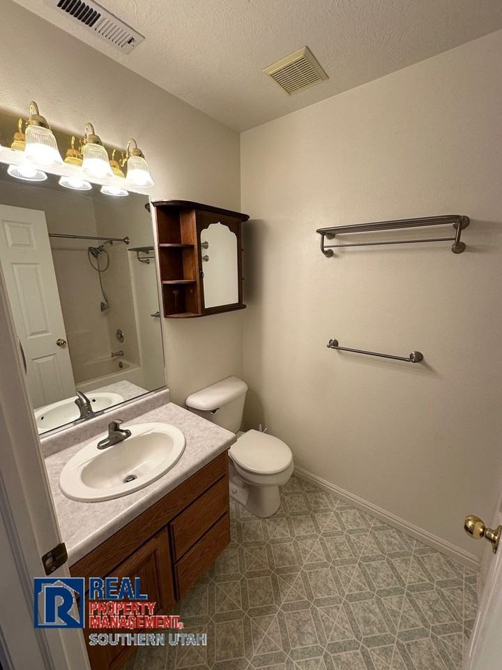 102 N Main St #3 - Photo 7 of 9