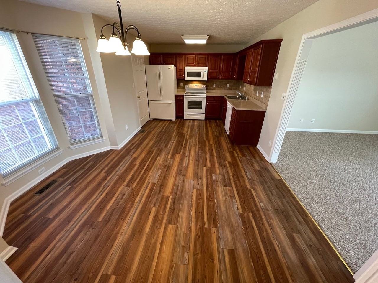 60 Nordic Ct - Photo 3 of 20