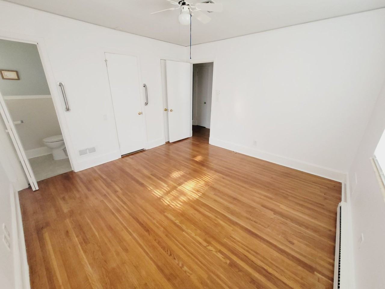 1348 East Woodlawn Road - Photo 5 of 11