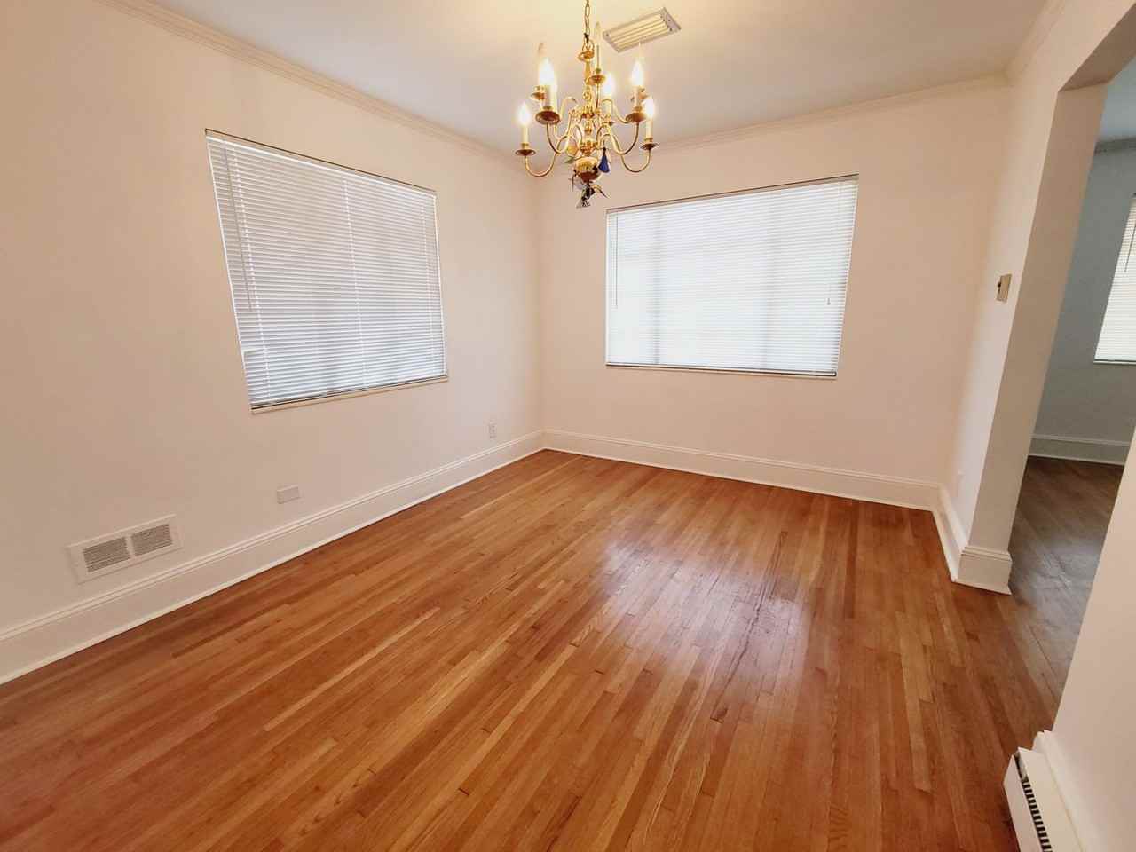 1348 East Woodlawn Road - Photo 6 of 11