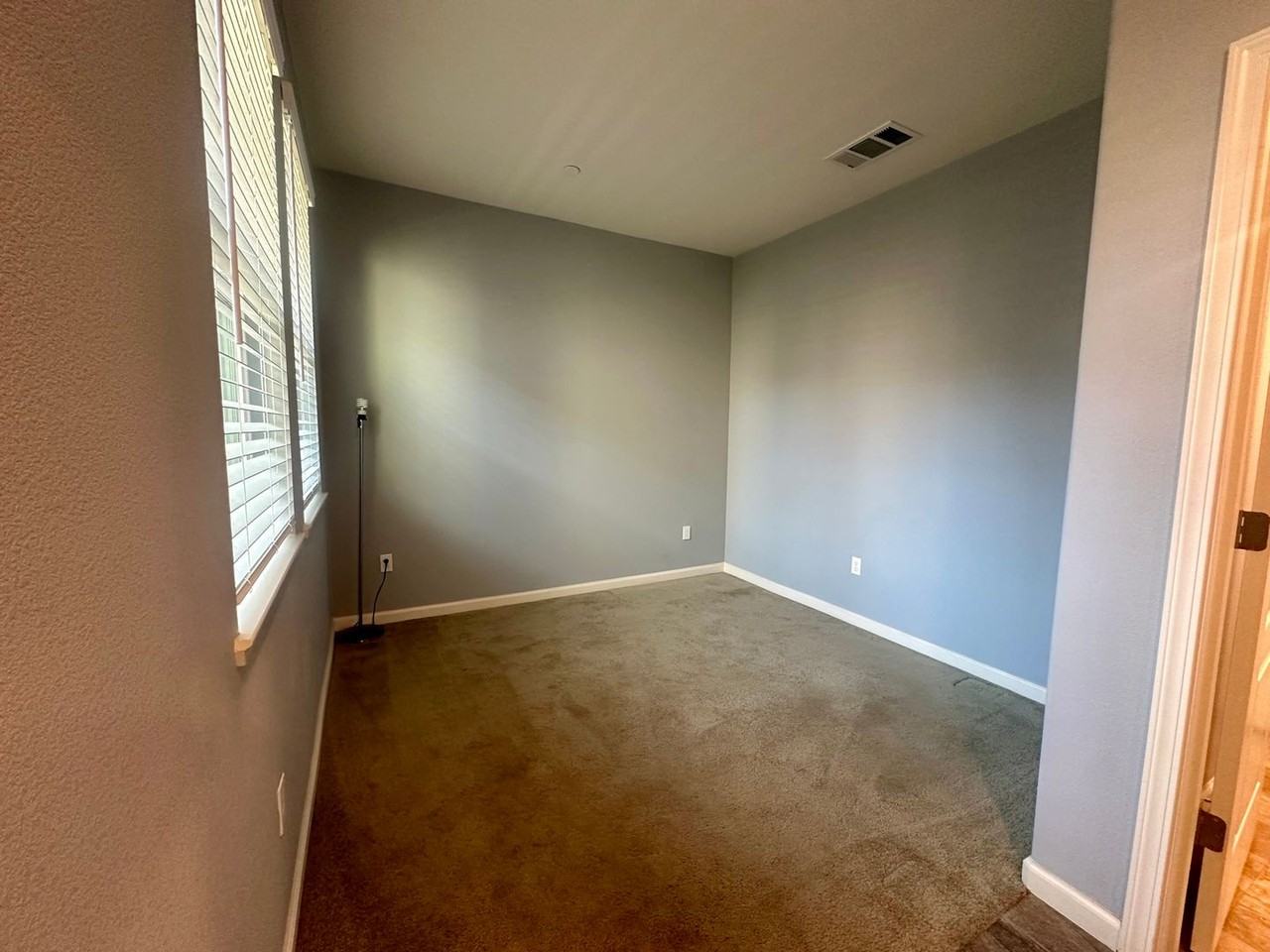 102 Fanuncio Ln - Photo 2 of 18