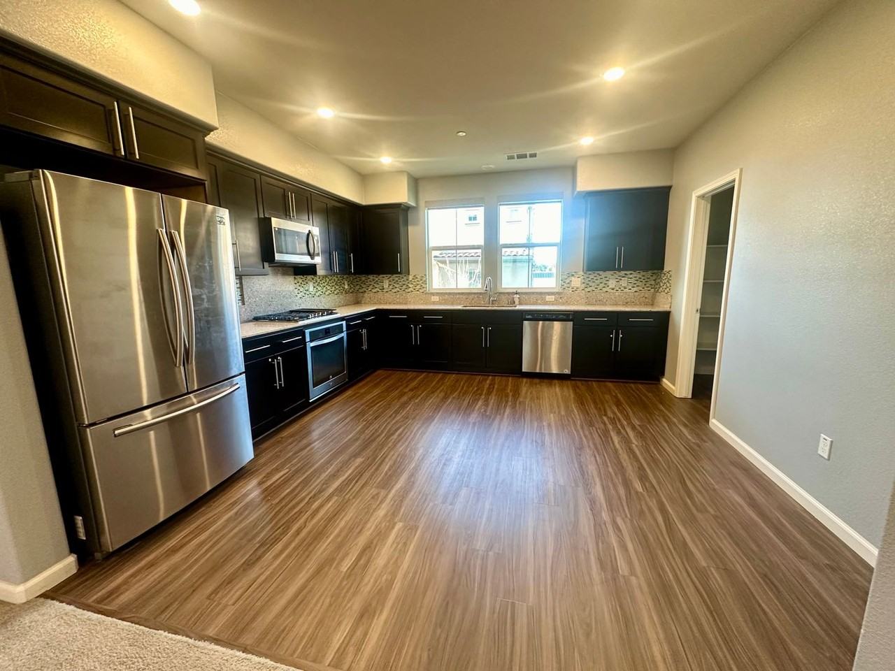 102 Fanuncio Ln - Photo 5 of 18