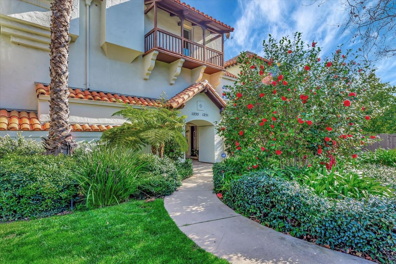 1235 Alma St - Photo 4 of 46