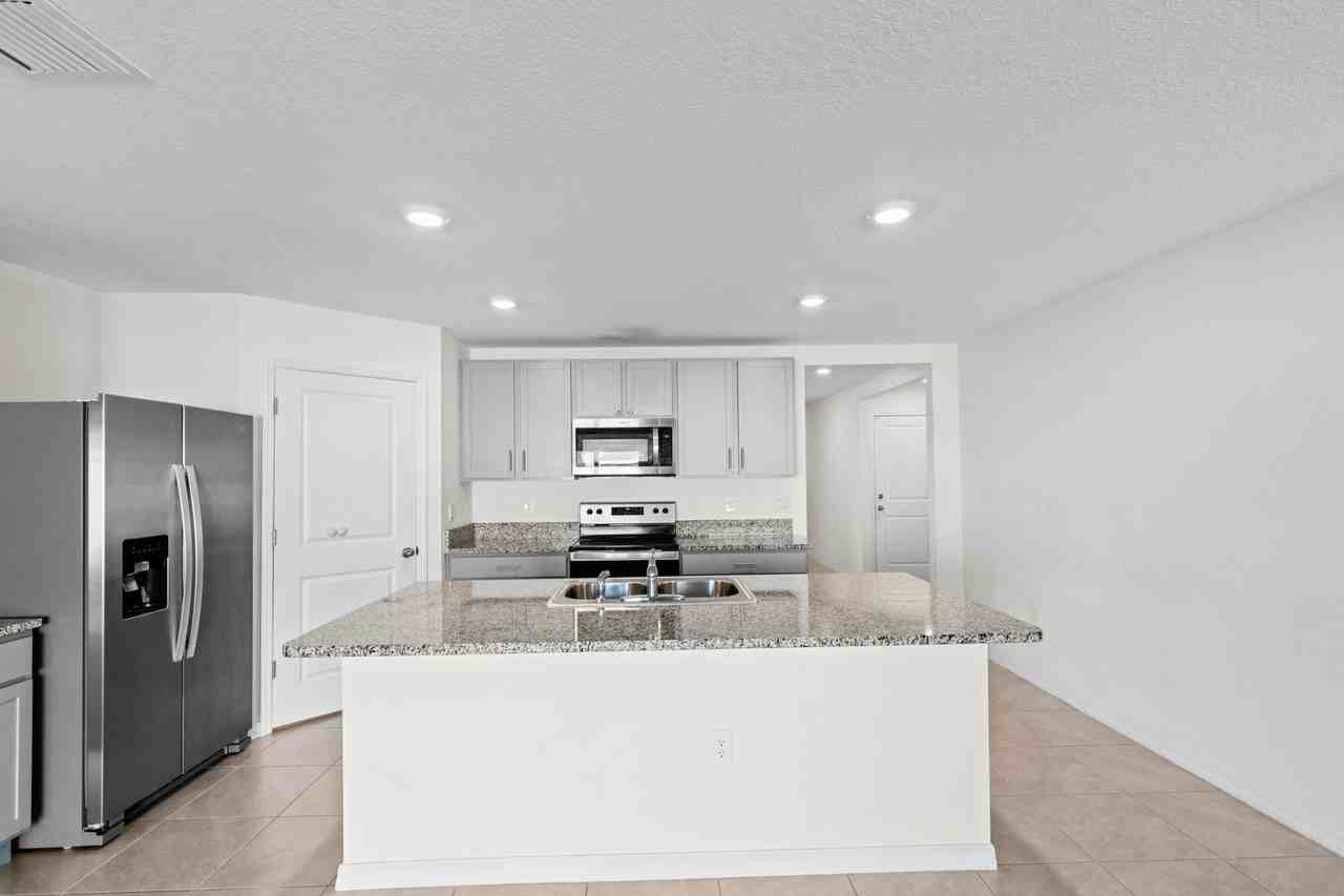 2145 Nw 247th Dr - Photo 5 of 26