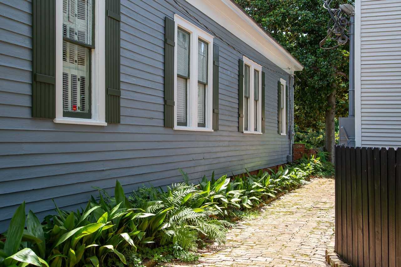 1214 Jackson St - Photo 4 of 17