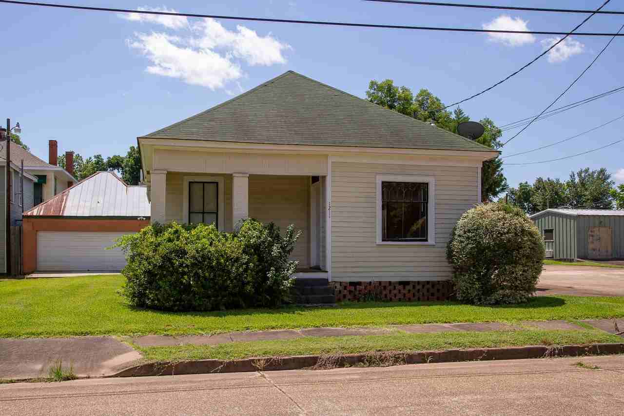 1211 Holly St - Photo 2 of 9