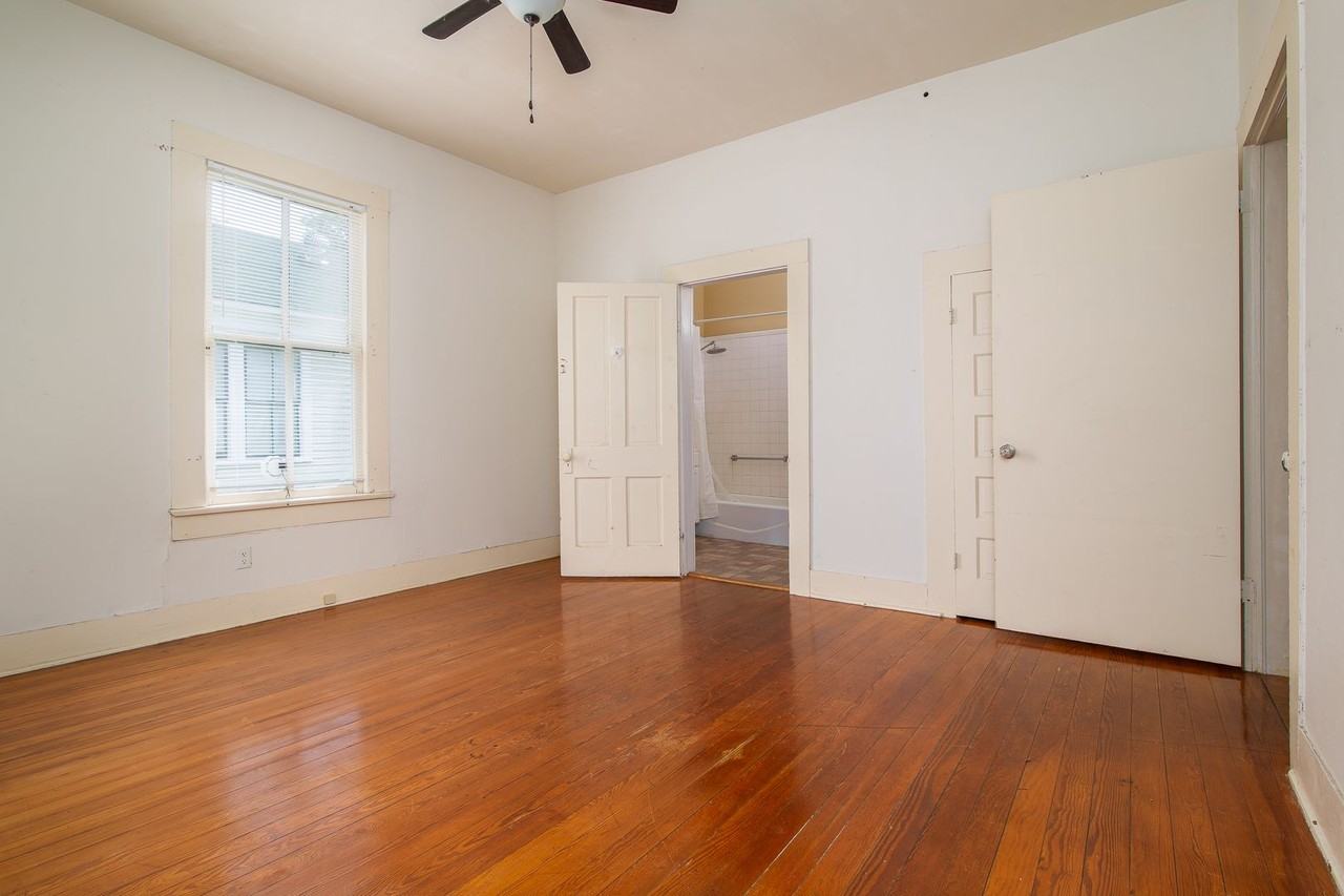 1211 Holly St - Photo 5 of 9