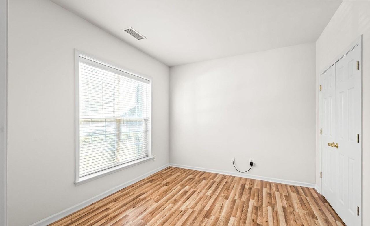 14154 Fitzroy Ln - Photo 4 of 34