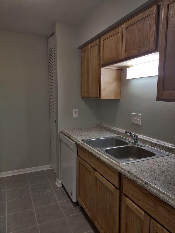 300 Orchard Trace Ln - Photo 4 of 14