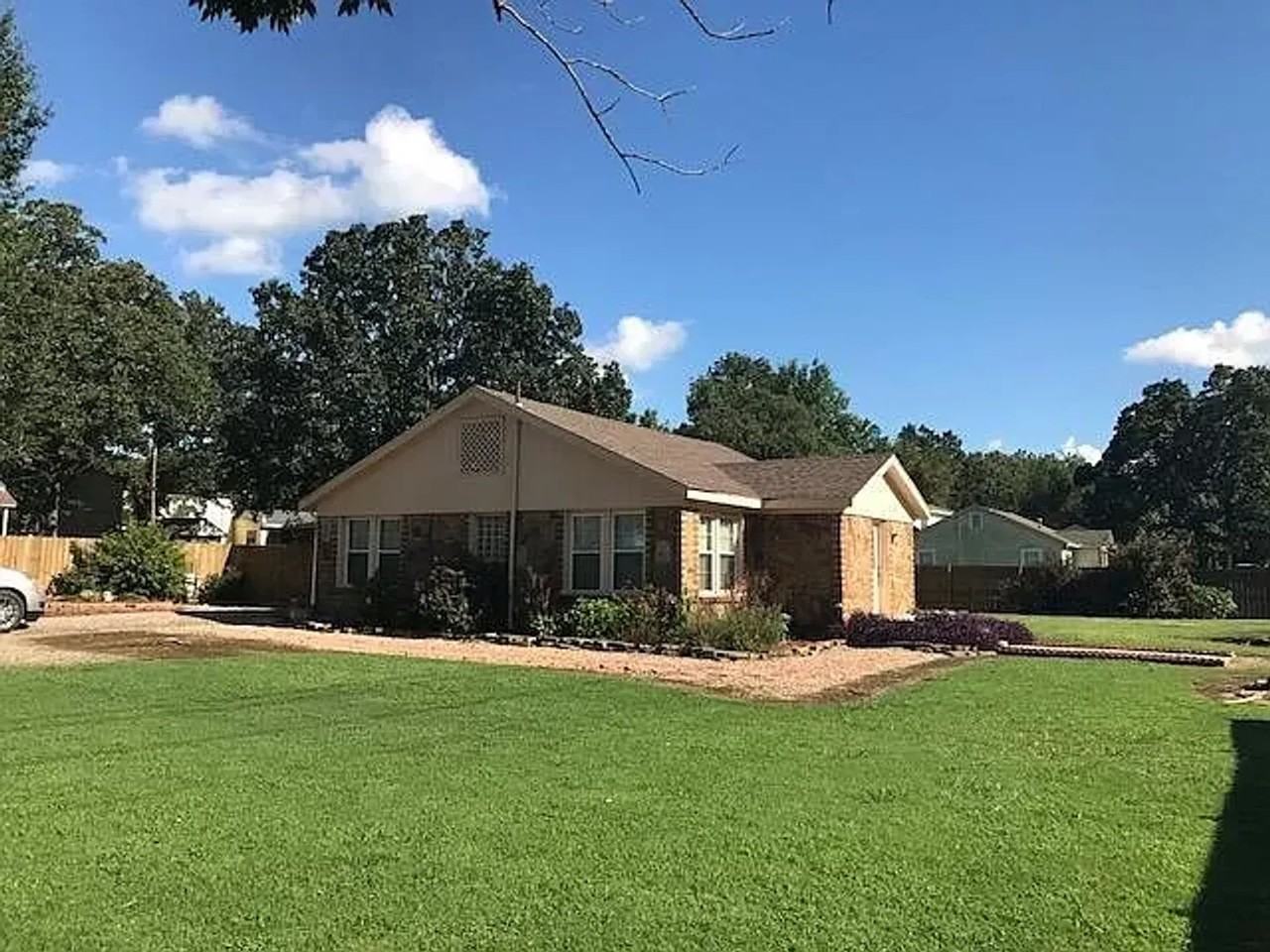 3905 Jenny Lind Rd - Photo 3 of 32