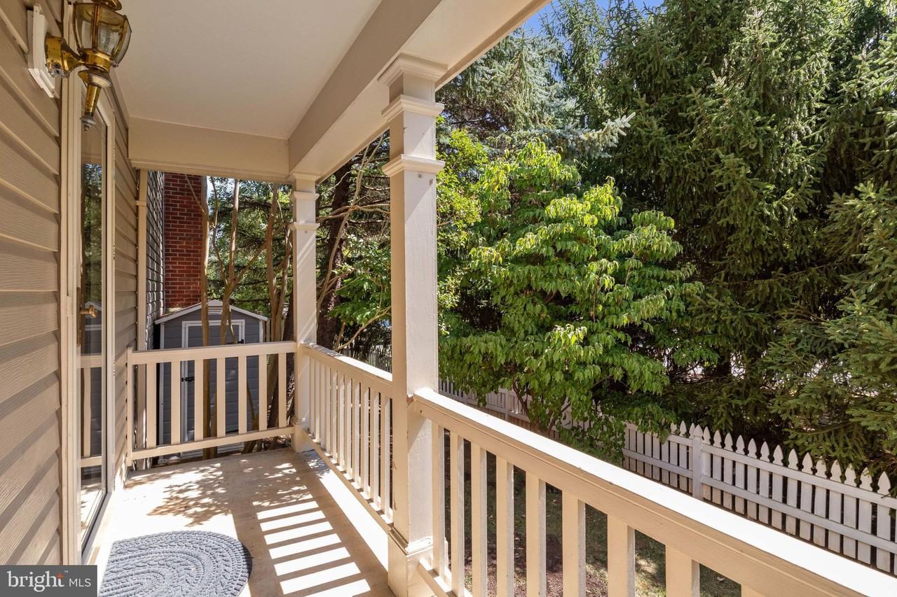 18001 Winter Garden Ter - Photo 2 of 25