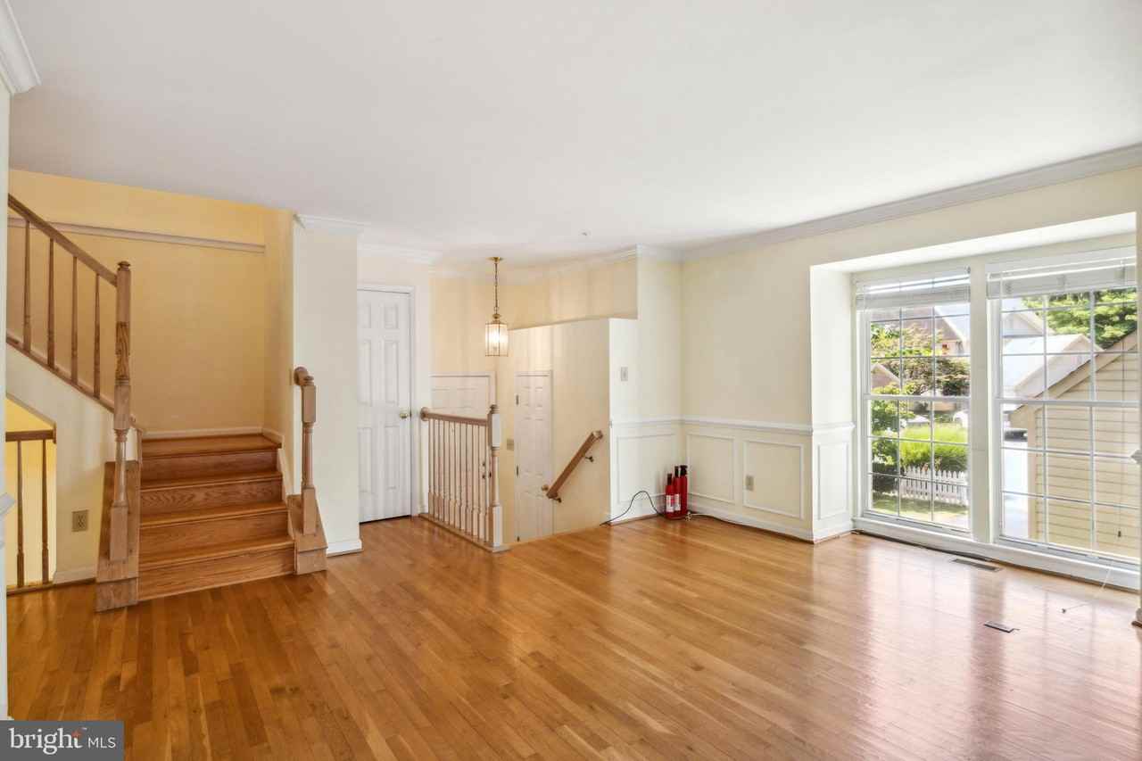 18001 Winter Garden Ter - Photo 3 of 25