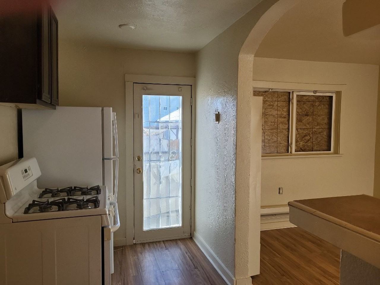 747 Willow St - Photo 2 of 9