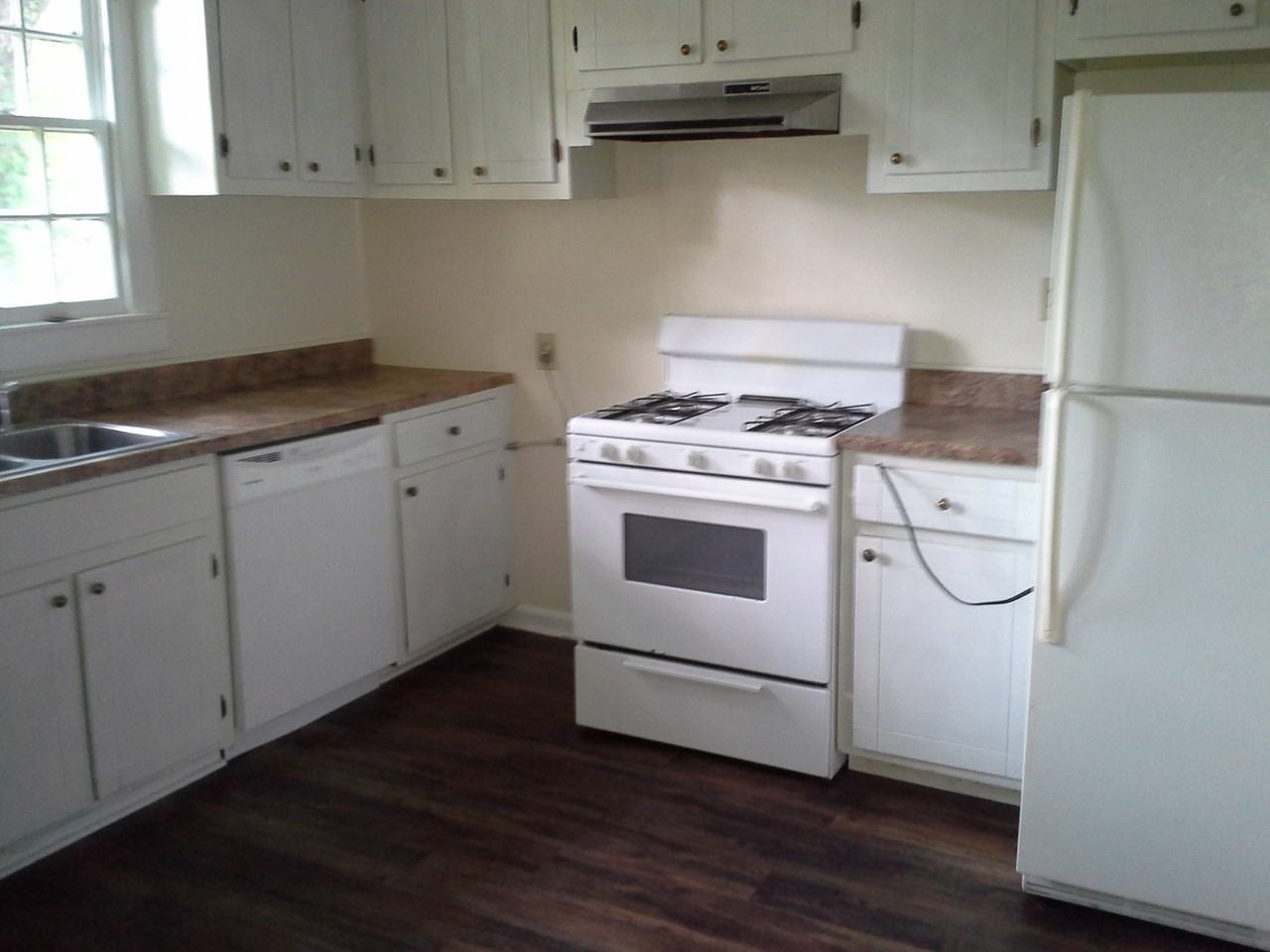 1007 Marvin Ave - Photo 4 of 8