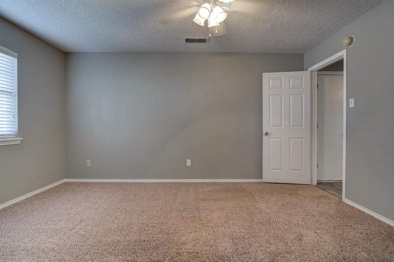 9608 Beaufort Ave - Photo 5 of 14