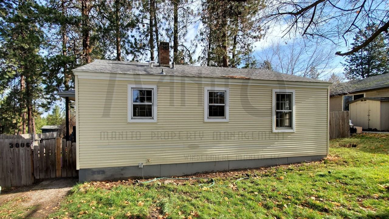 3006 W South Loop Ave - Photo 2 of 23