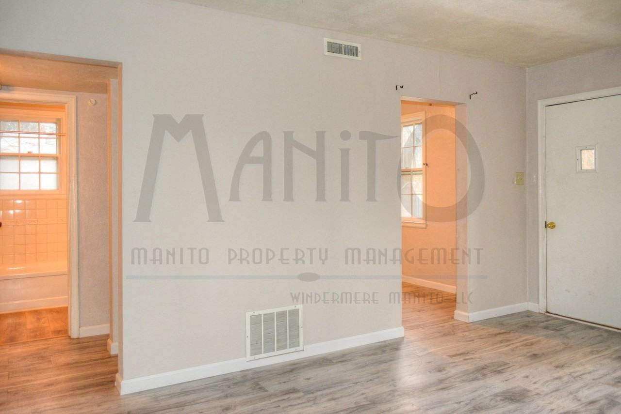 3006 W South Loop Ave - Photo 5 of 23