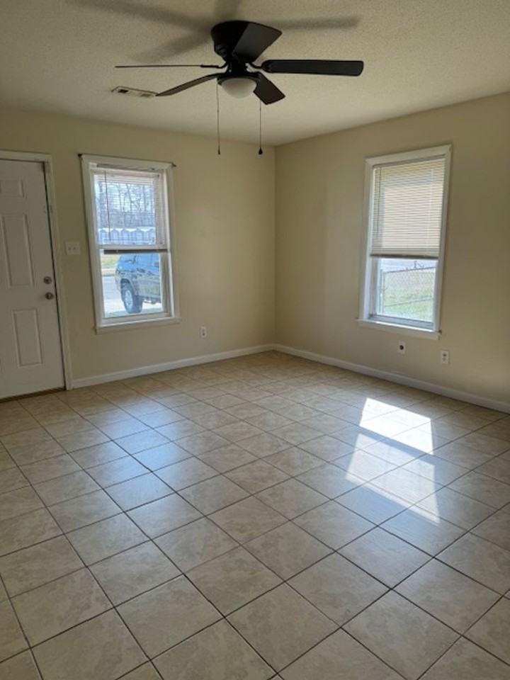 1207 Kornegay Ave - Photo 3 of 17