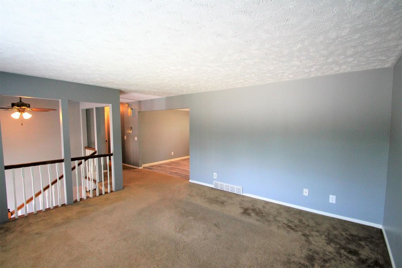 2105 S 162nd Cir - Photo 3 of 22