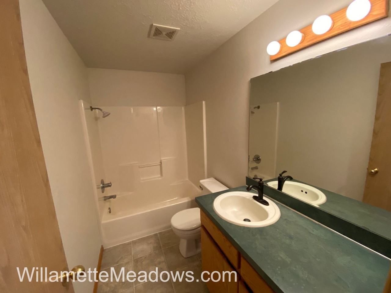 850 N 10th Pl - Photo 7 of 27