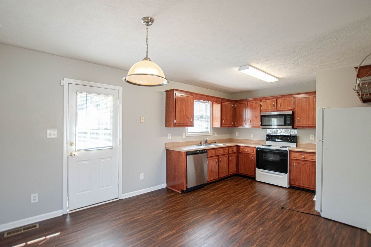 1481 Mcclardy Rd - Photo 5 of 14