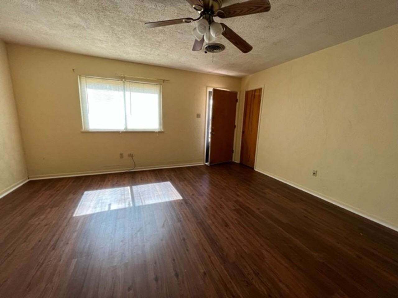 405 Fairmont St - Photo 3 of 14