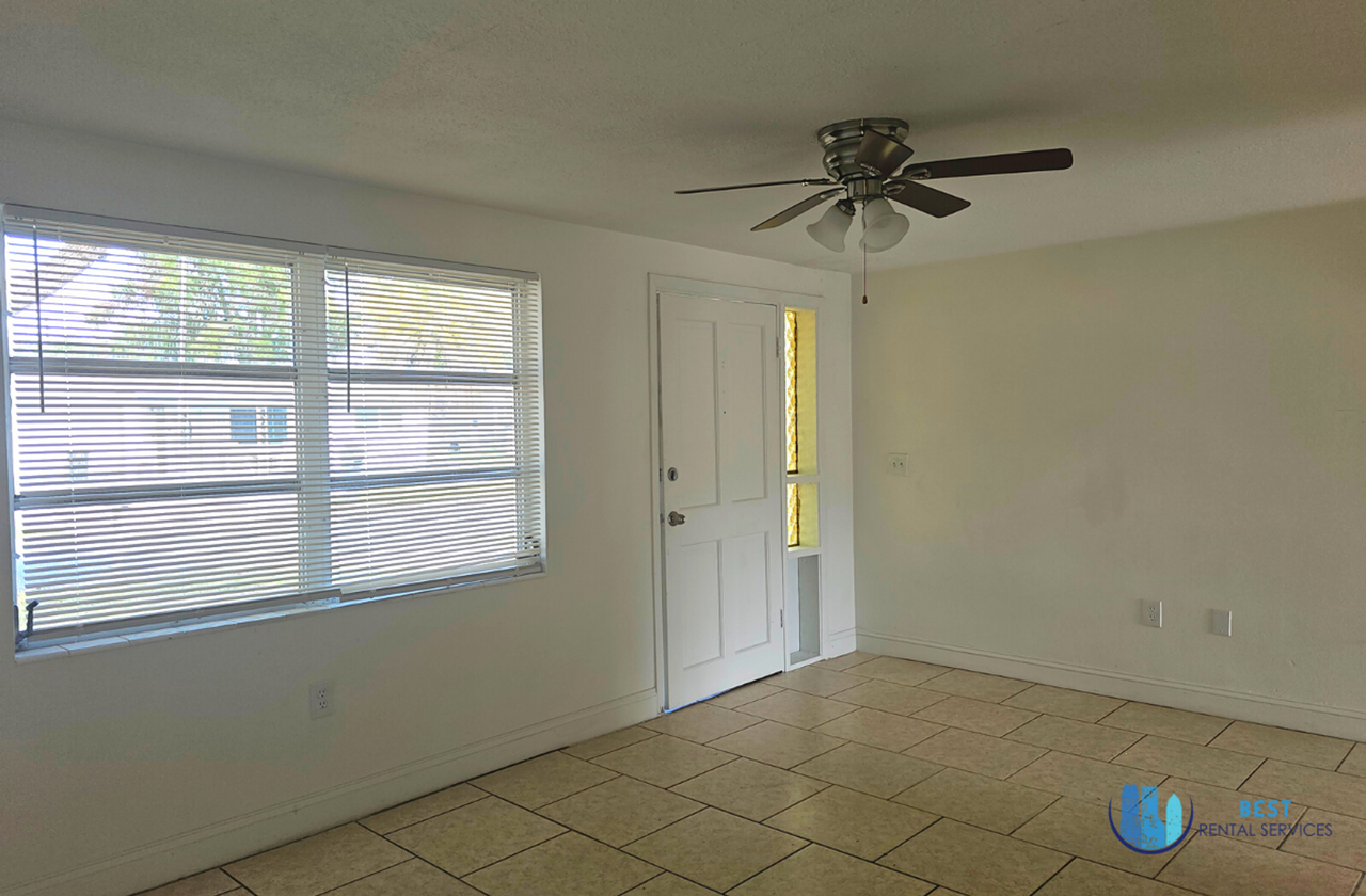 9210 Pegasus Ave - Photo 2 of 19