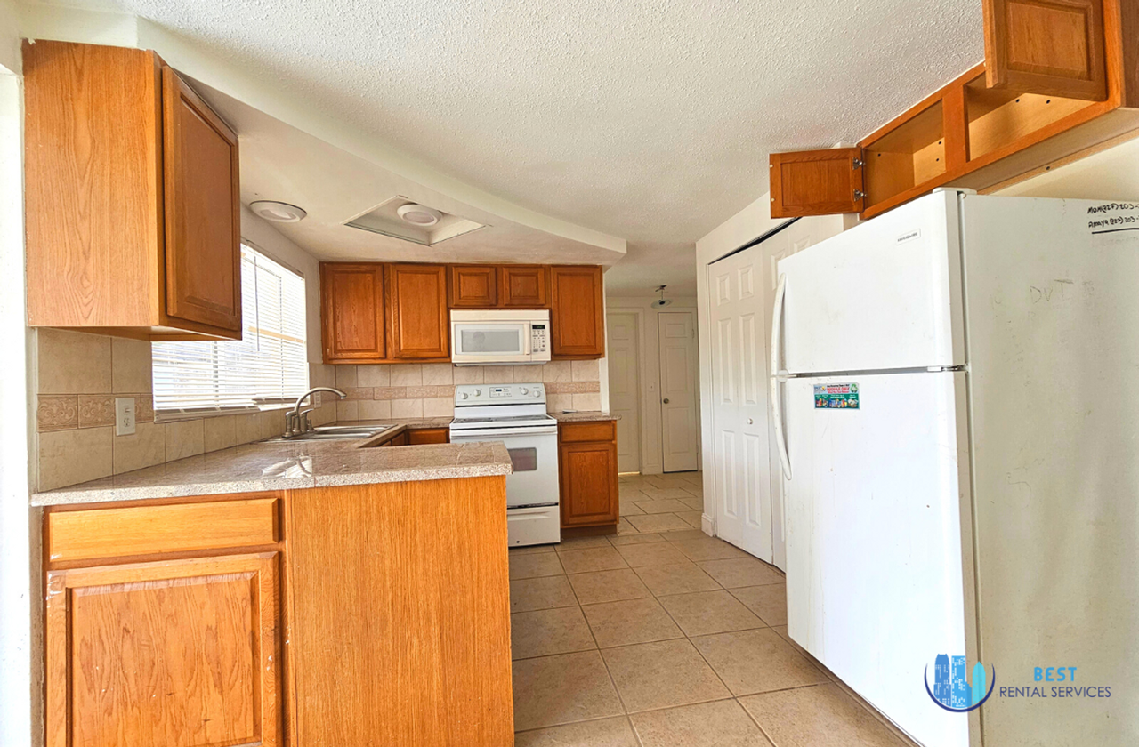 9210 Pegasus Ave - Photo 3 of 19