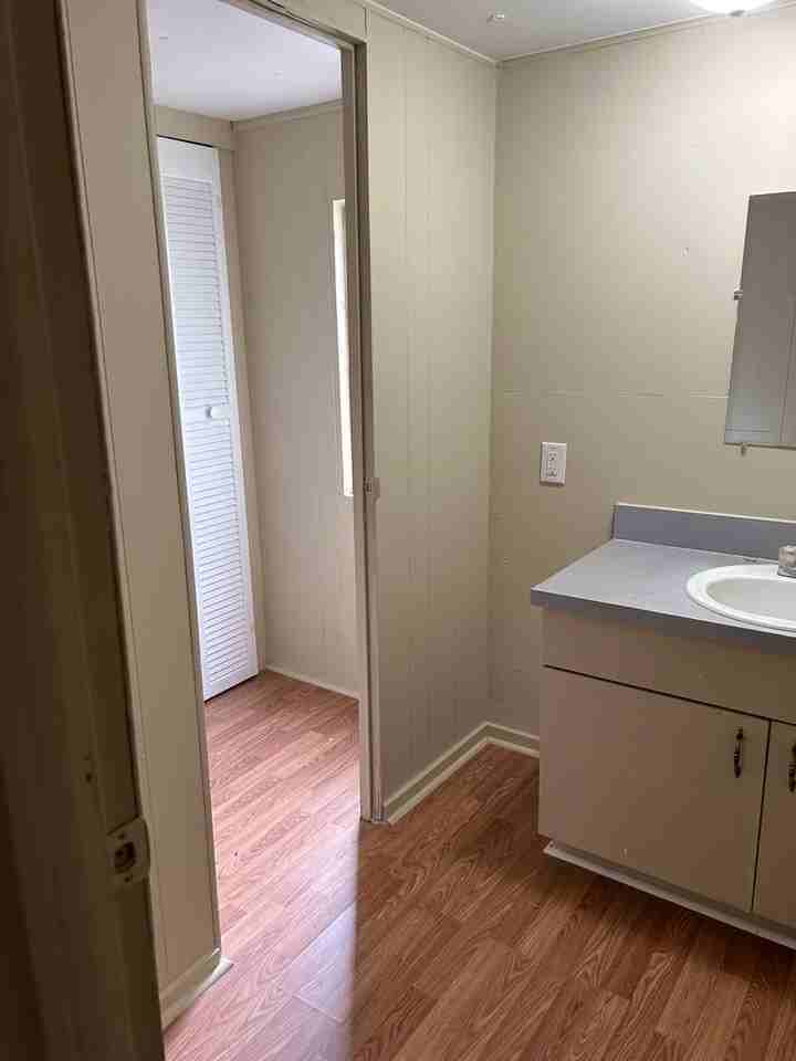 1505 Goodyear Ave #17 - Photo 4 of 5