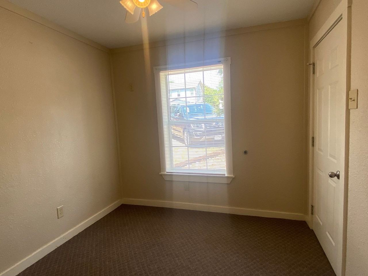 1305 S 21st St - Photo 5 of 13