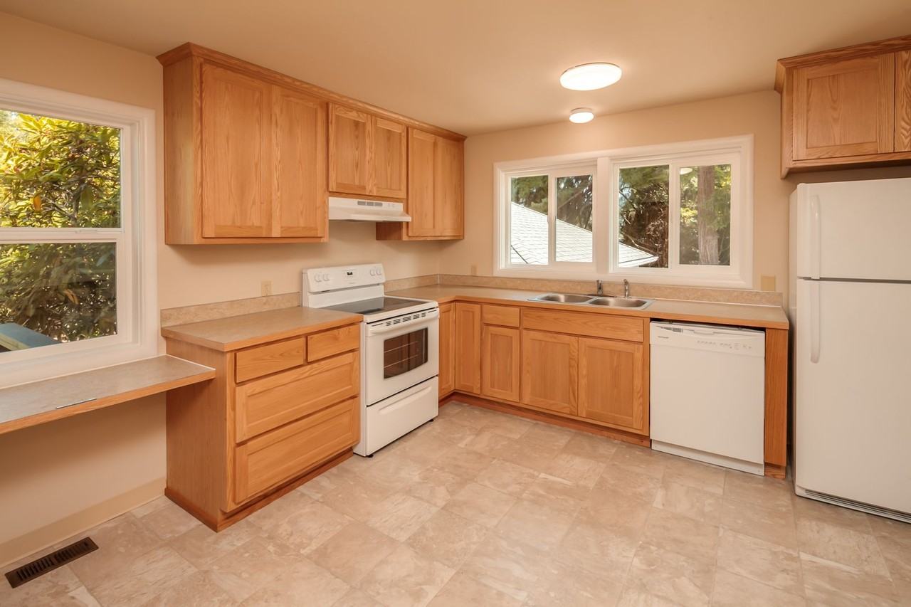 3401 Byron St - Photo 5 of 17