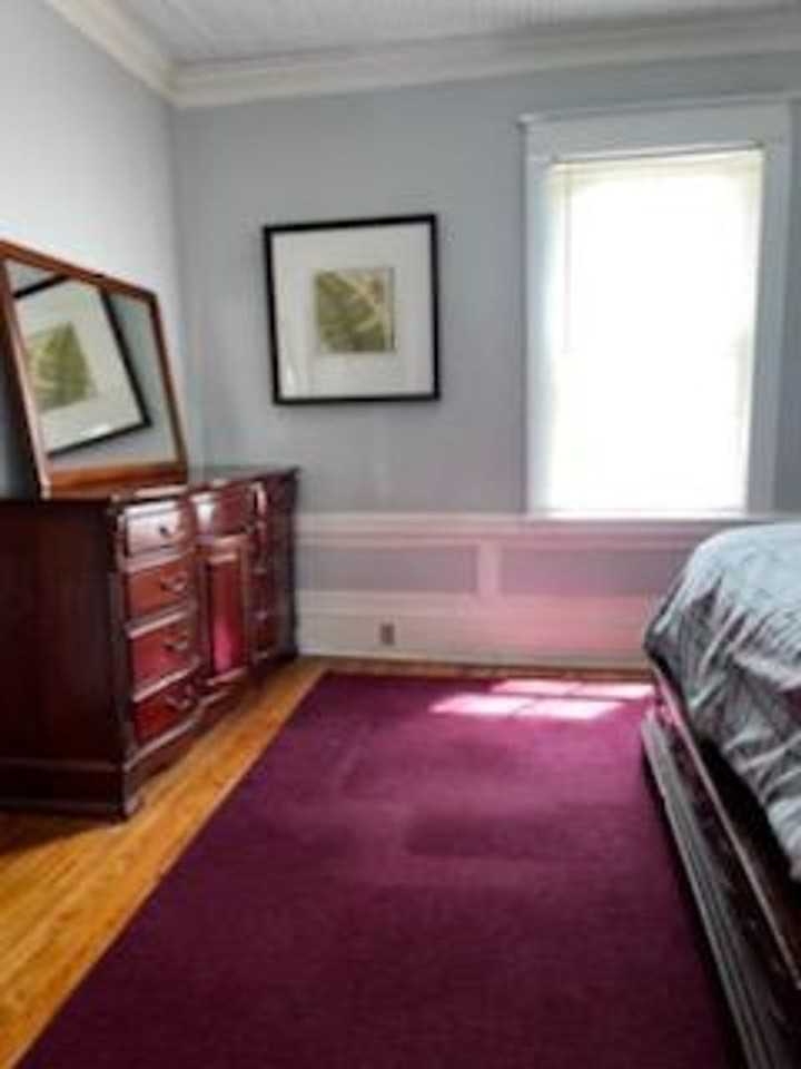 619 Queen St - Photo 6 of 11