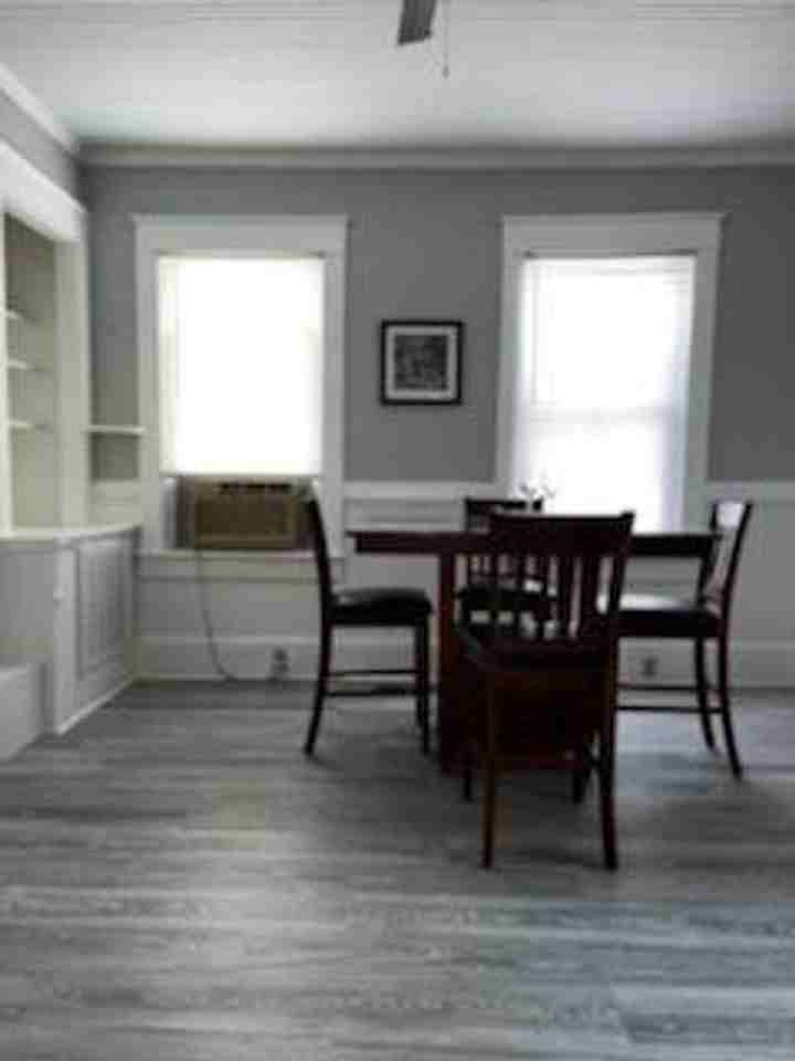 619 Queen St - Photo 7 of 11