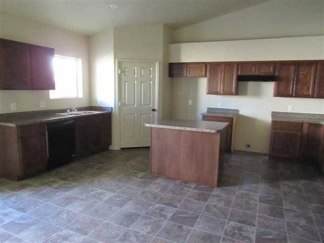 3031 S Ragen Dr - Photo 3 of 11