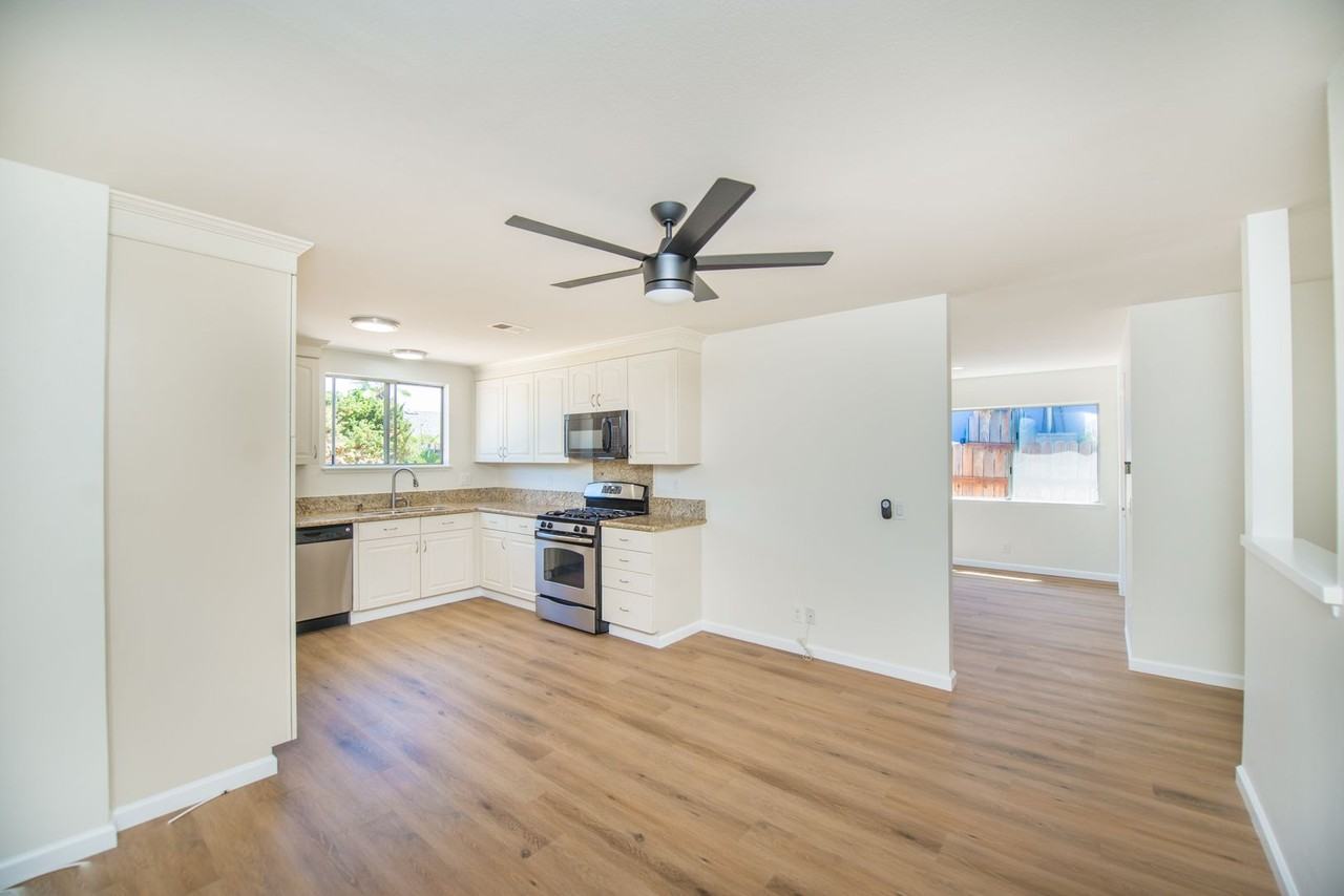 968 Paularino Ave - Photo 3 of 28