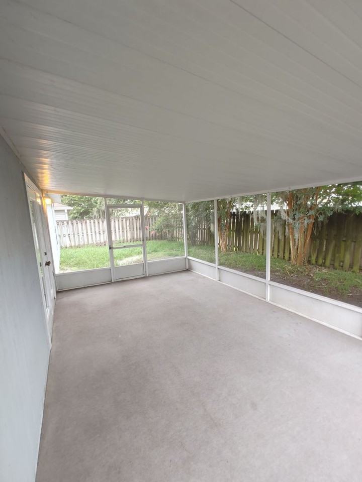 3650 Nw 25th Ter - Photo 6 of 25