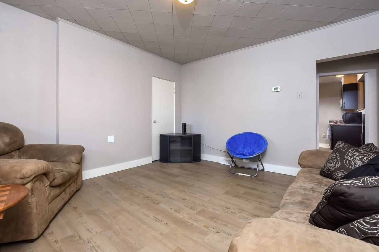 116 S 12th St - Photo 6 of 18