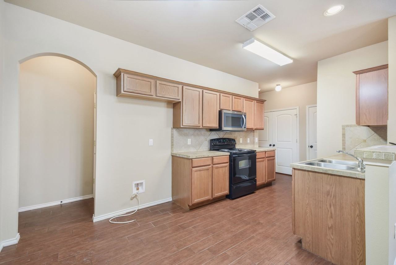 1508B Muirfield Bend Dr - Photo 4 of 22