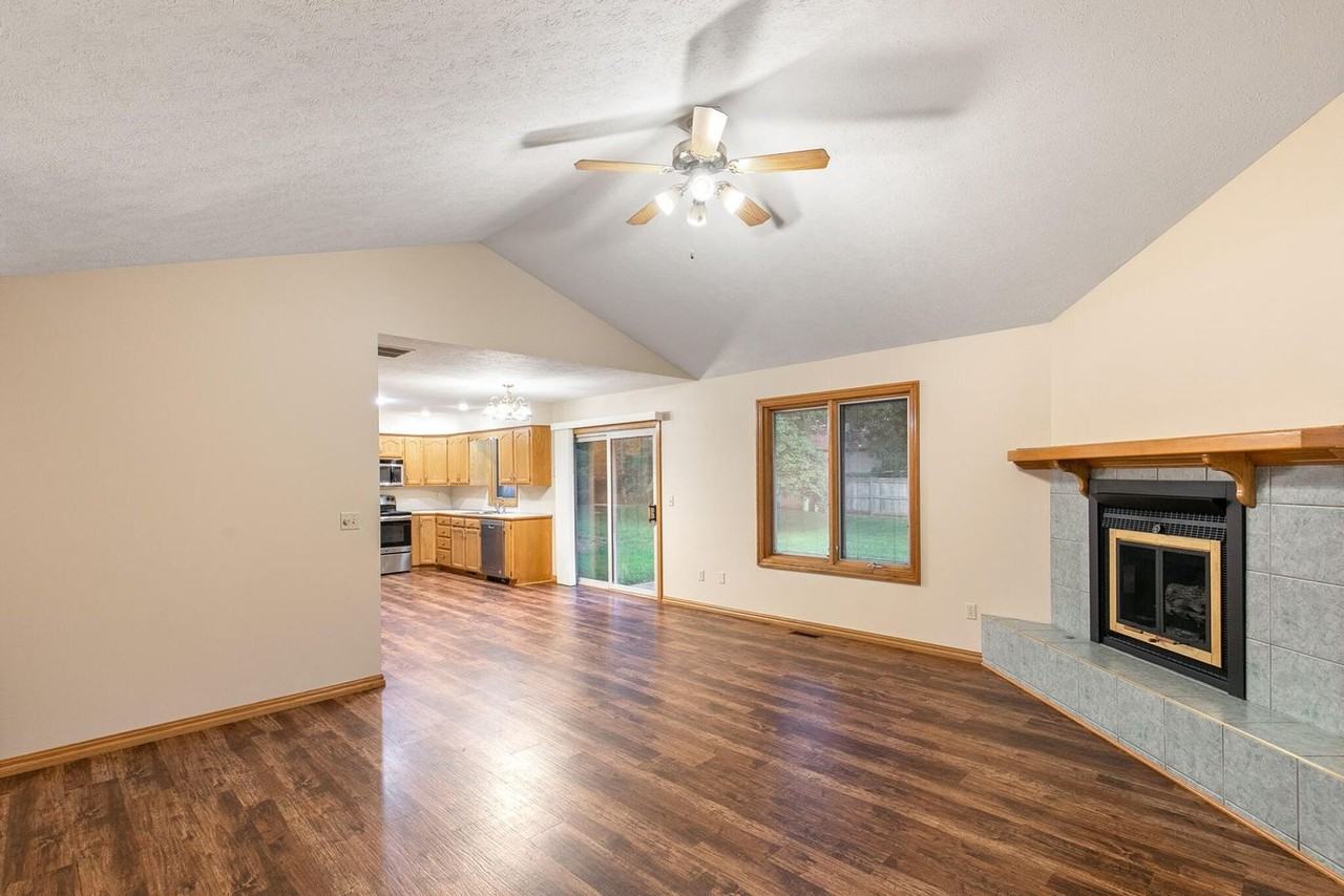 1026 S Karla Ave - Photo 7 of 25