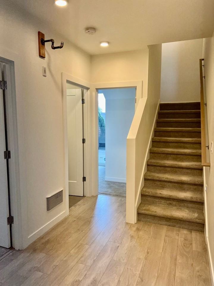 7508D 15th Ave Nw - Photo 3 of 39