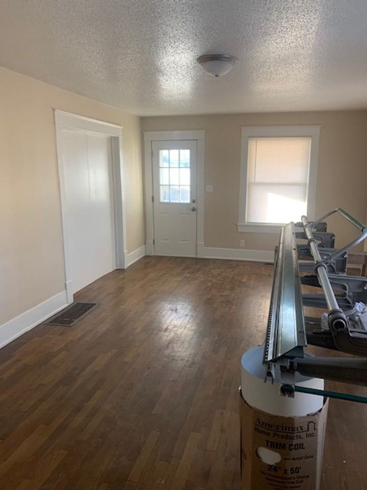 720 West Austin Boulevard - Photo 3 of 4