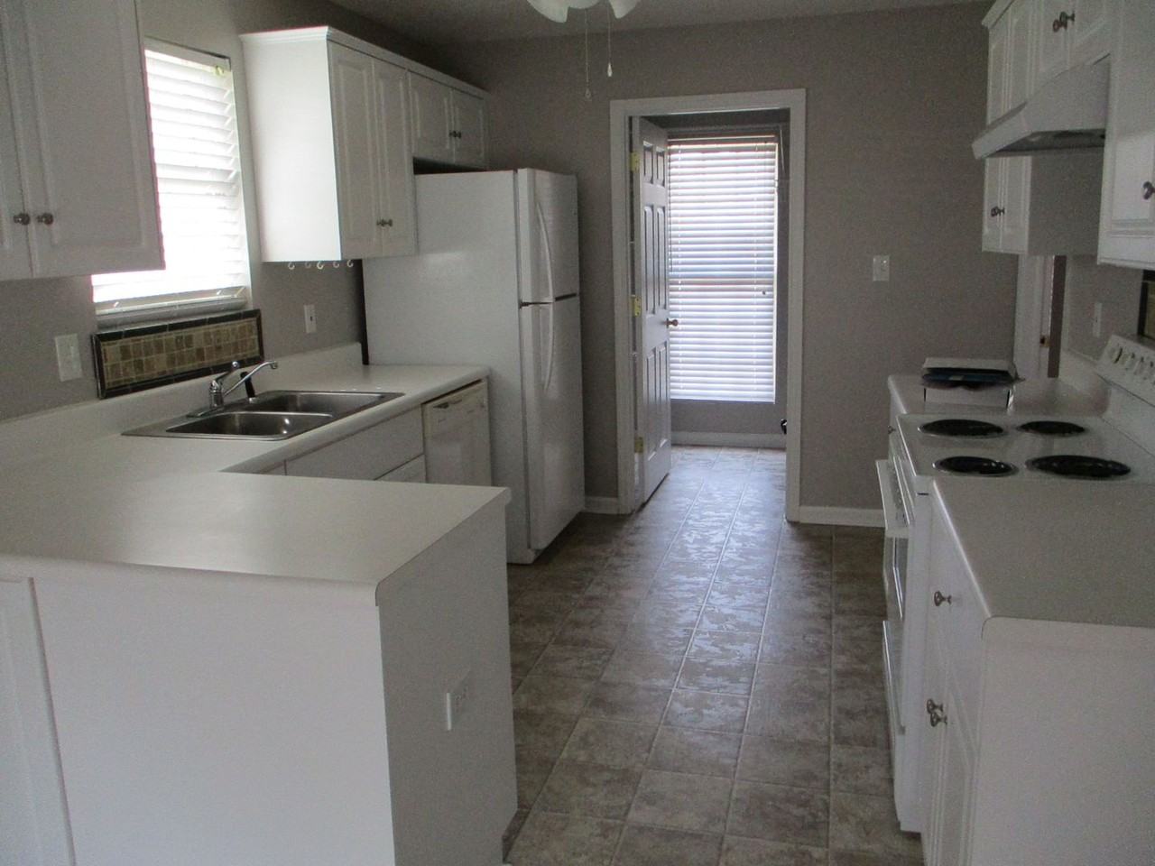1816 Sheffield Ct - Photo 3 of 25